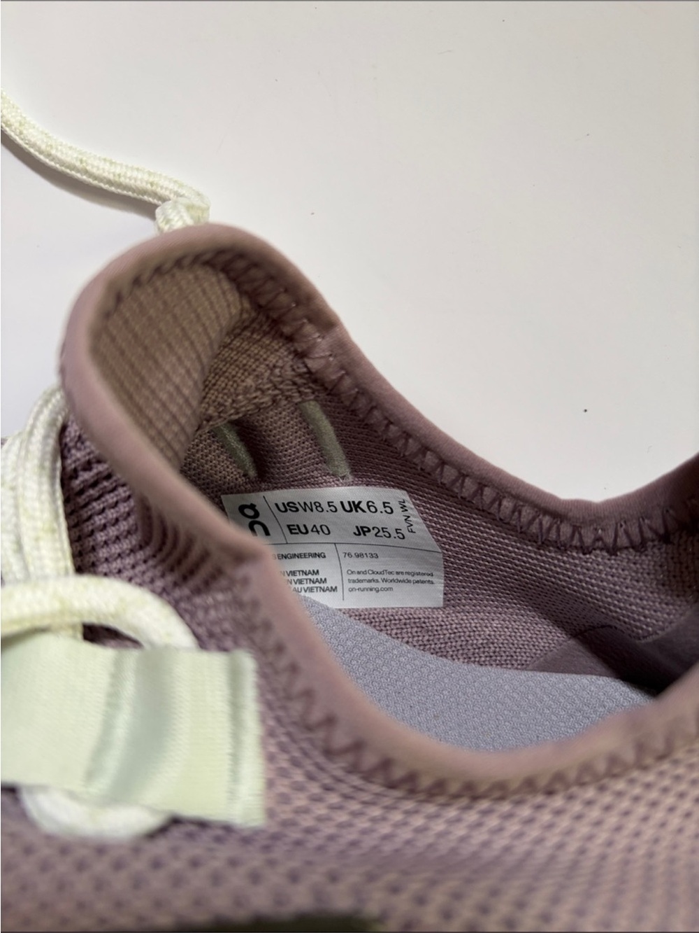 On Running On Cloud Shoes Sneakers Women's Cloudeasy Color: Heron/Aloe size 8.5 - Picture 12 of 12